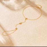 FLEUR BOND HAND CHAIN
